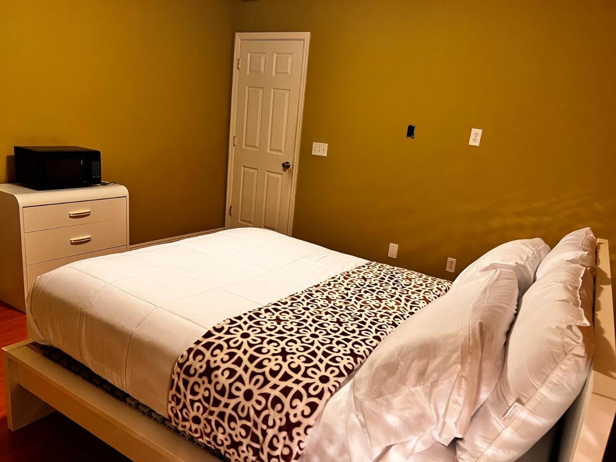 Spotless Guest Room With Shared Bathroom Orlando Exteriör bild